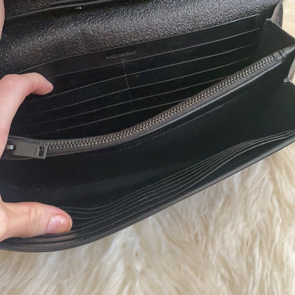 YSL Medium Kate Wallet on Chain - Picture 13 of 17